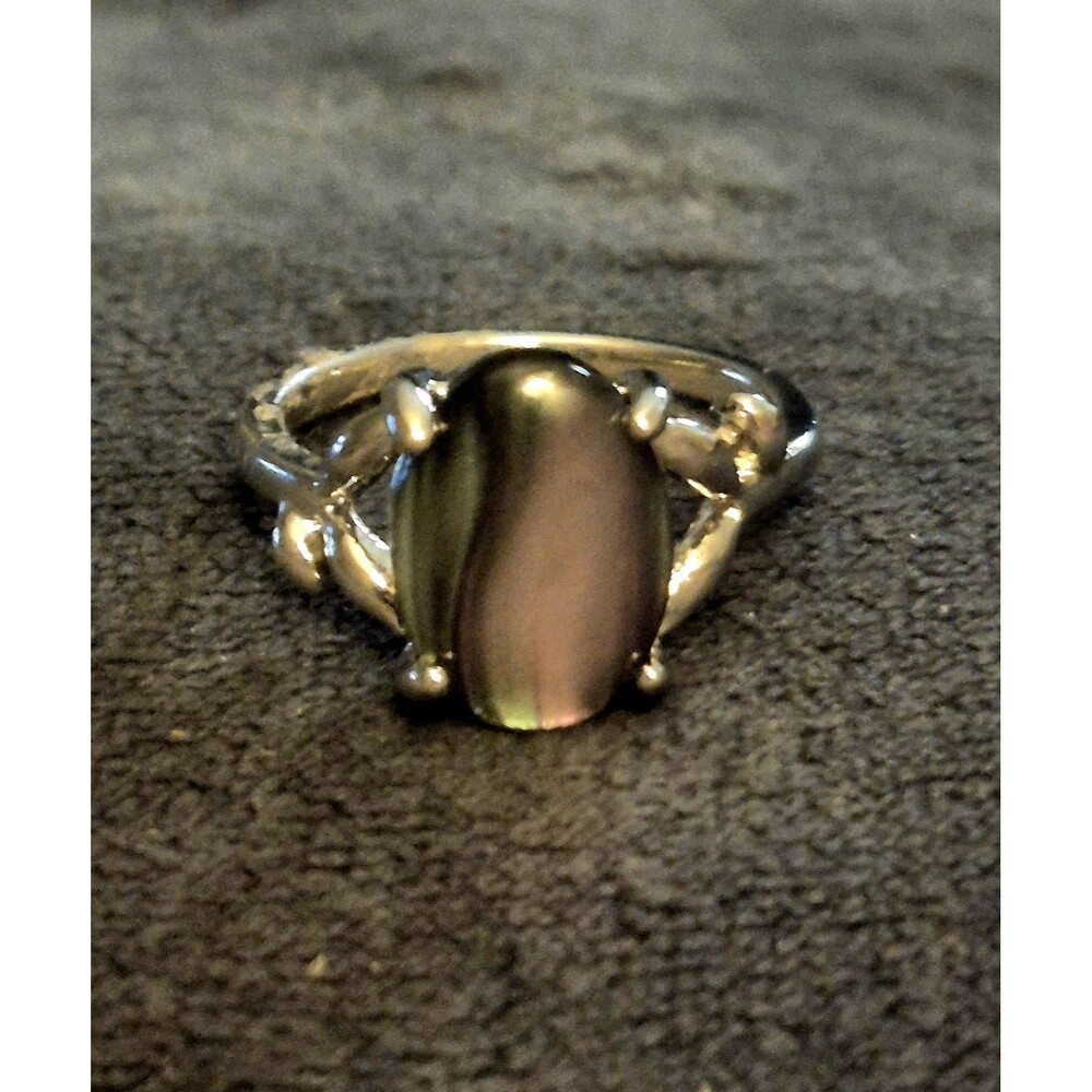 Vtg Black Mother of Pearl Ring Oval Shell Leaf  Band Silver Tone Sz 9.25